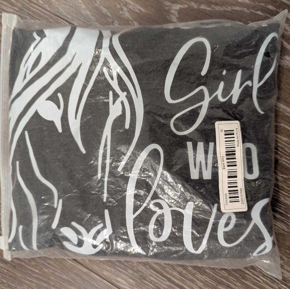 Girl That Loves Horses Cute T-Shirt